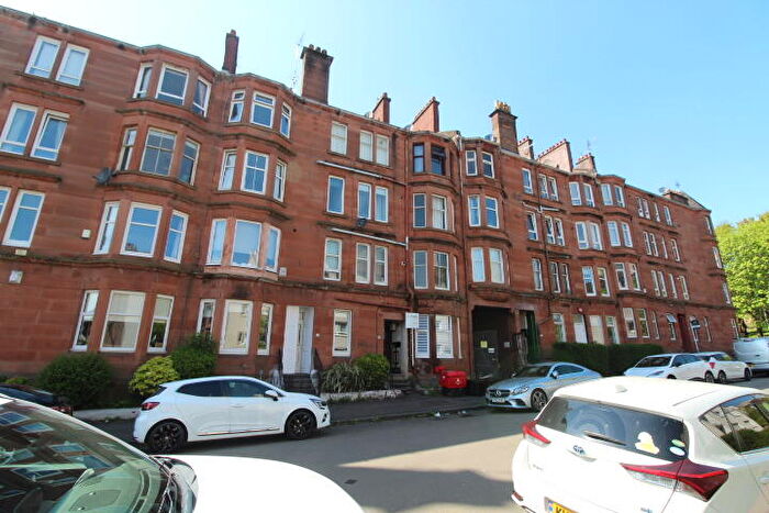 1 Bedroom Flat To Rent In Exeter Drive / Thornwood, G11
