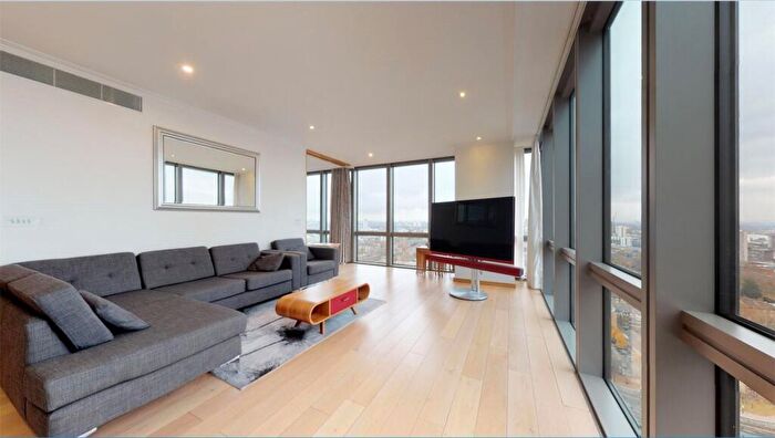 2 Bedroom Flat To Rent In Hertsmere Road, Poplar, E14