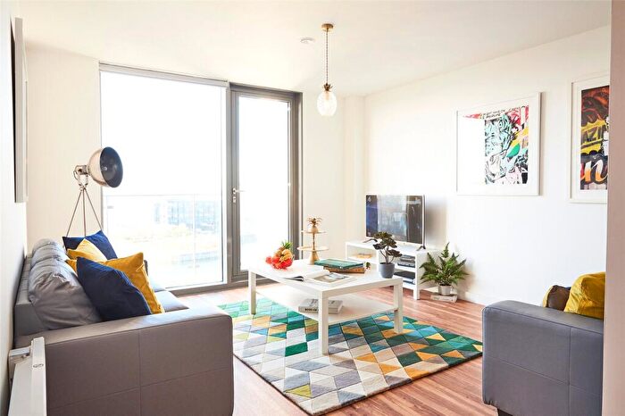 3 Bedroom Flat To Rent In The Terrace, Plaza Boulevard, Liverpool, L8