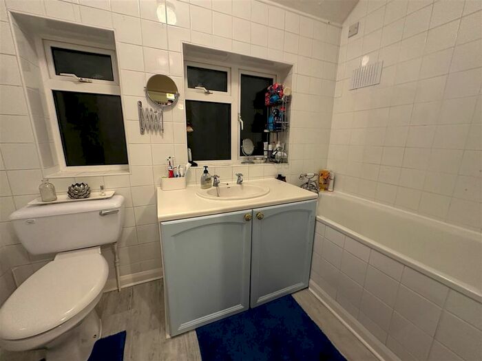 3 Bedroom End Of Terrace House For Sale In Culverden Road, Watford, WD19