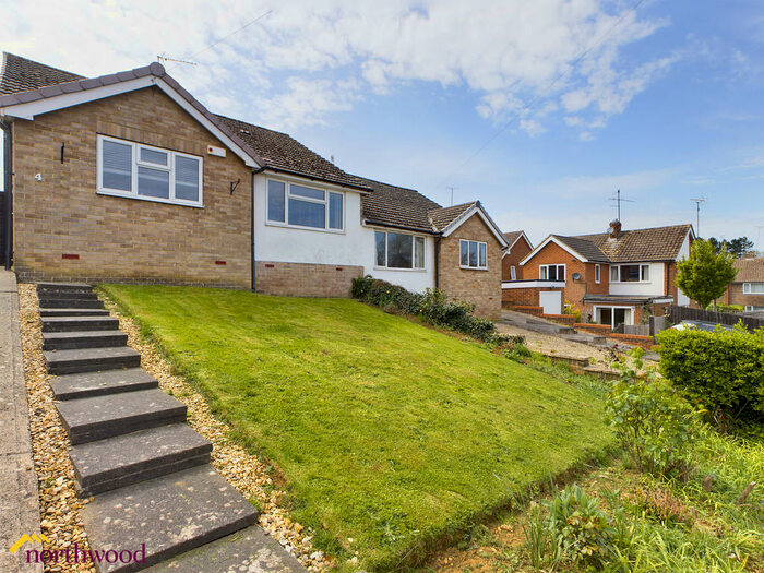 2 Bedroom Semi-Detached Bungalow To Rent In Leigh Grove, Banbury, OX16