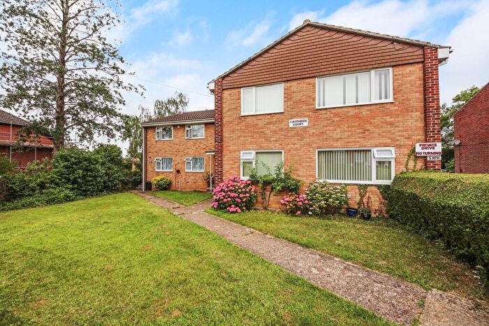 2 Bedroom Flat For Sale In Dean Road, Bitterne, SO18