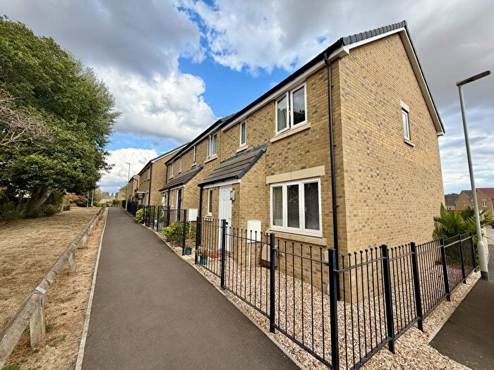 3 Bedroom End Of Terrace House For Sale In Lapwing Close, Yeovil, Somerset, BA22