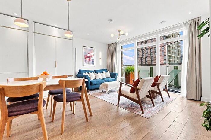 1 Bedroom Flat For Sale In Banbury Point, Poplar, E14