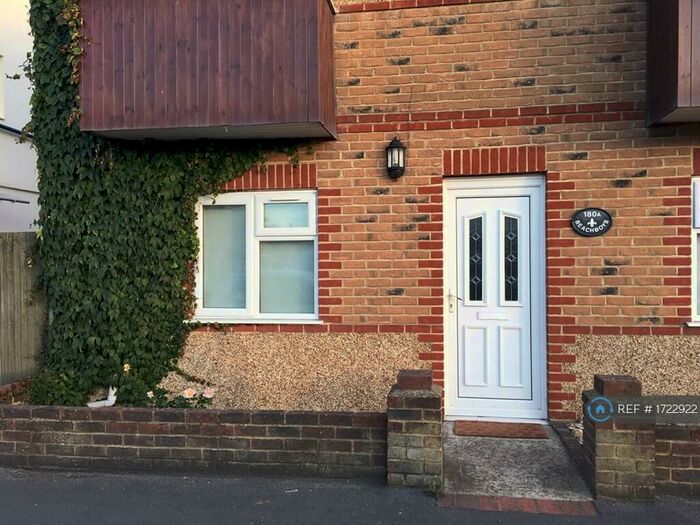 2 Bedroom Flat To Rent In Brighton Road, Lancing, BN15