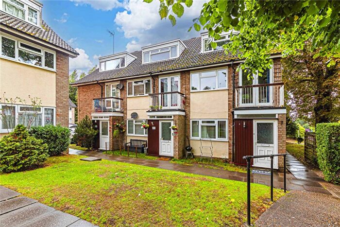 1 Bedroom Maisonette To Rent In Harriet Way, Bushey, WD23