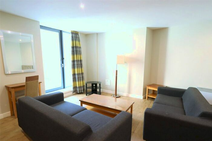 2 Bedroom Flat To Rent In Shudehill, Manchester, Greater Manchester, M4