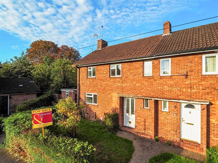 3 Bedroom Semi-Detached House For Sale In Plough Gardens, Broughton, SO20