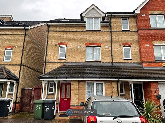 4 Bedroom End Of Terrace House To Rent In Cold Blow Lane, London, SE14