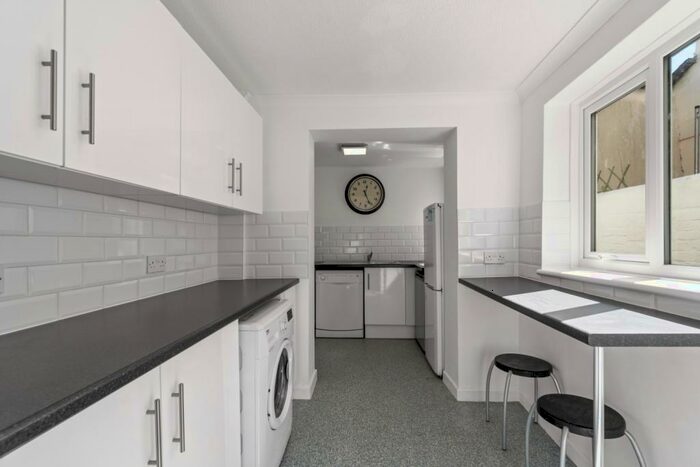 5 Bedroom Terraced House To Rent In Chedworth Street, Plymouth, Devon, PL4