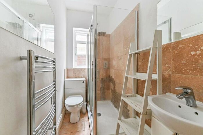 2 Bedroom Flat For Sale In Colworth Road, Croydon, CR0