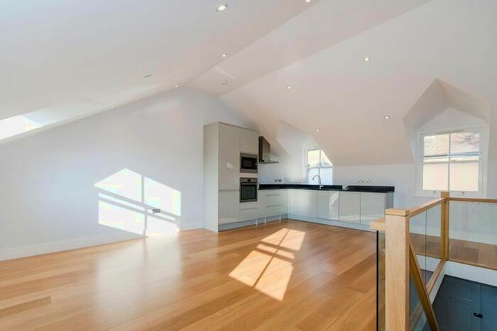 2 Bedroom Cottage To Rent In St. Mary's Square, Ealing, W5