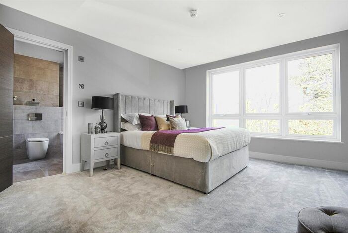 2 Bedroom Flat To Rent In Chislehurst Road, Bickley, Bromley, BR7