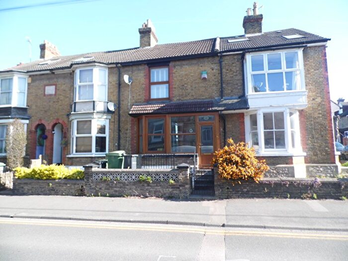 3 Bedroom Terraced House To Rent In Holland Road, Maidstone, ME14