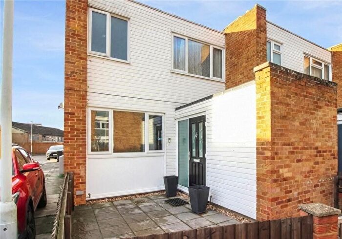 3 Bedroom Semi Detached House To Rent In Tooley Street, Northfleet, Gravesend, DA11