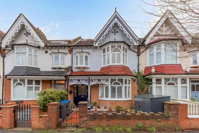 3 Bedroom Property To Rent In Chatsworth Avenue, London, SW20