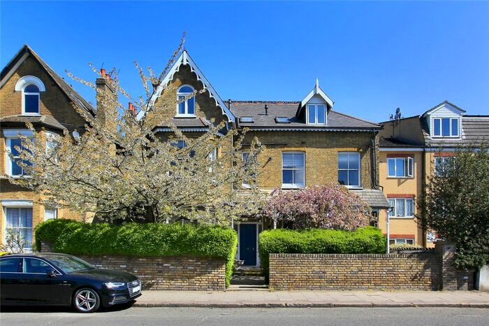 1 Bedroom Flat To Rent In Longley Road, Tooting, SW17