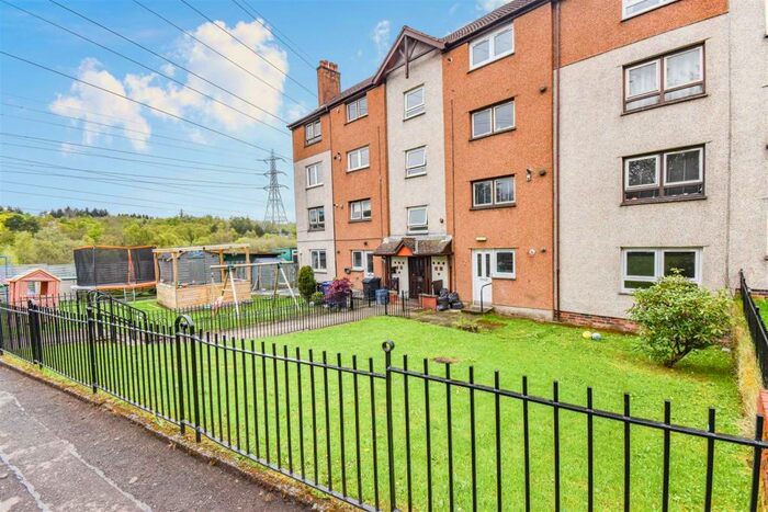 3 Bedroom Flat To Rent In C Waulking Mill Road, Clydebank, G81