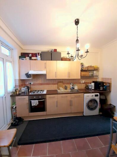 1 Bedroom Flat To Rent In Hornsey Park Rd, London, N8