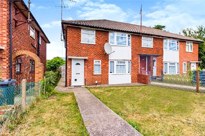 2 Bedroom Maisonette For Sale In Ivydene Road, Reading, Berkshire, RG30