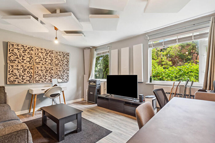 1 Bedroom Apartment To Rent In Colindale Avenue, London, NW9