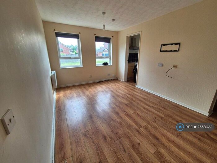 1 Bedroom Flat To Rent In Beeston Close, Bolton, BL1