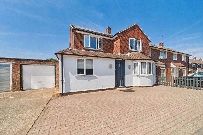 3 Bedroom End Of Terrace House For Sale In Shelley Avenue, Bracknell, Berkshire, RG12