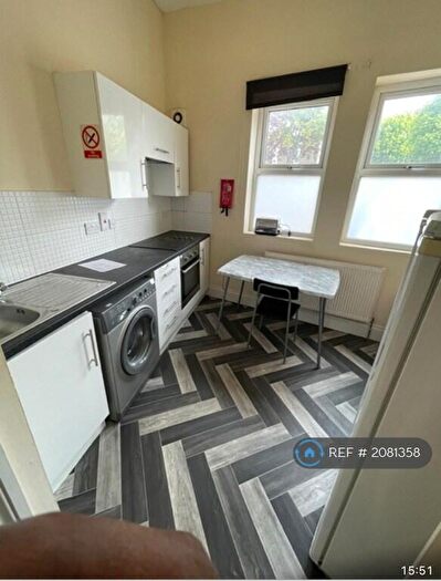 10 Bedroom Terraced House To Rent In Radford Road, Nottingham, NG7