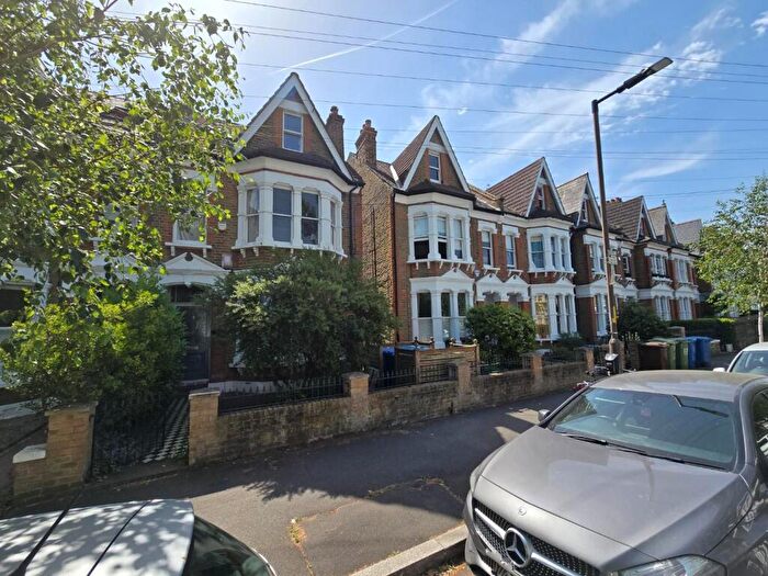 2 Bedroom Apartment To Rent In Elmwood Road, Herne Hill, London., SE24