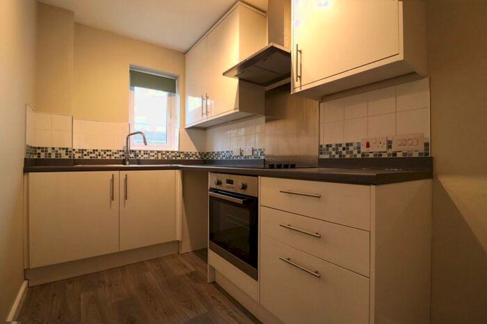 1 Bedroom Flat To Rent In Ellison Close, Gloucester, GL4