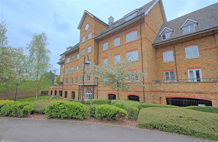 2 Bedroom Apartment For Sale In Stewart Place - Ware, SG12