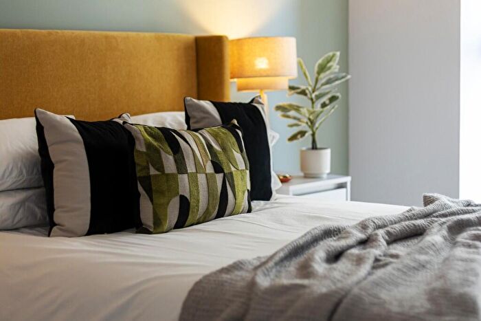 1 Bedroom Apartment To Rent In Dockside, Edinburgh, EH6
