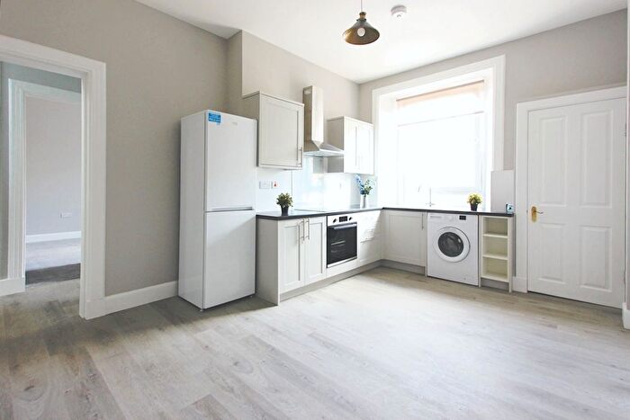 1 Bedroom Flat To Rent In Murieston Place, Edinburgh, EH11