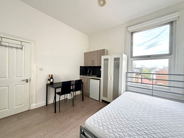 Studio To Rent In Regents Park Road, London, N3