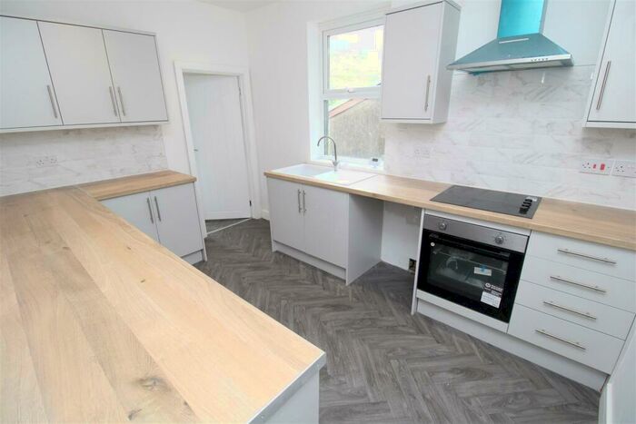 3 Bedroom House To Rent In Bedroom, North Road, Ferndale, CF43