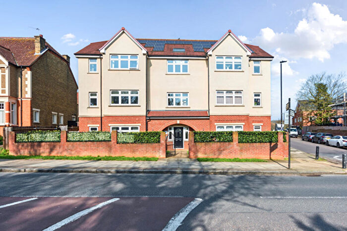 2 Bedroom Flat For Sale In Dudley Court, London, SE18