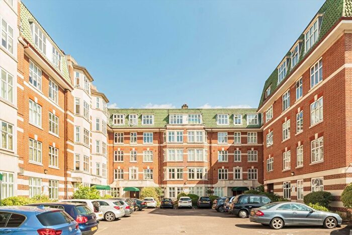 3 Bedroom Flat To Rent In Haven Green, Ealing, W5