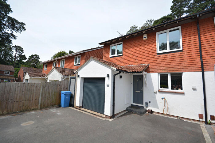 4 Bedroom Semi-Detached House For Sale In Meadowsweet Road, Creekmoor, Poole, Dorset, BH17
