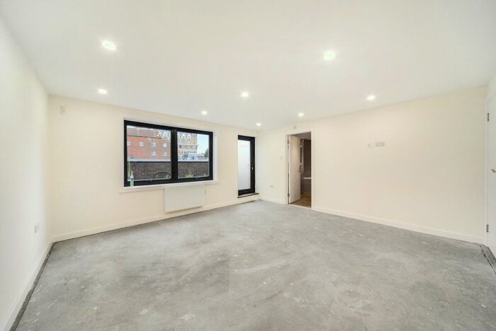 4 Bedroom Flat To Rent In Harley Street, London, W1G