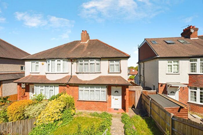 3 Bedroom House For Sale In Nutfield Road, Redhill, Surrey, RH1