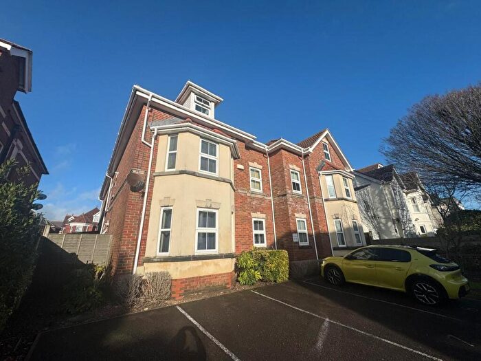 2 Bedroom Flat To Rent In Argyll Road, Bournemouth, BH5