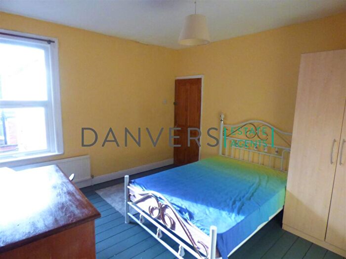 4 Bedroom Semi-Detached House To Rent In Paton Street, Leicester, LE3