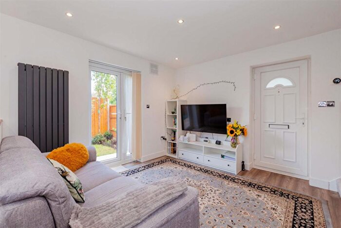 1 Bedroom End Of Terrace House For Sale In Bruce Close, Cippenham, SL1