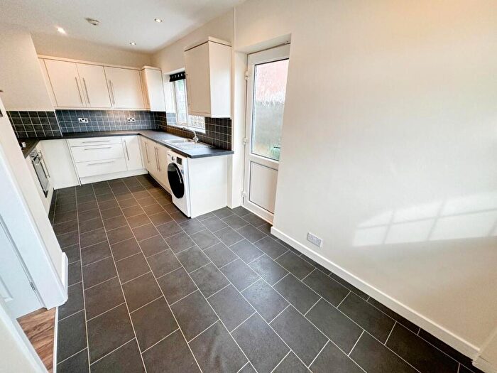 3 Bedroom Detached Bungalow To Rent In Linton Rise, Leeds, LS17