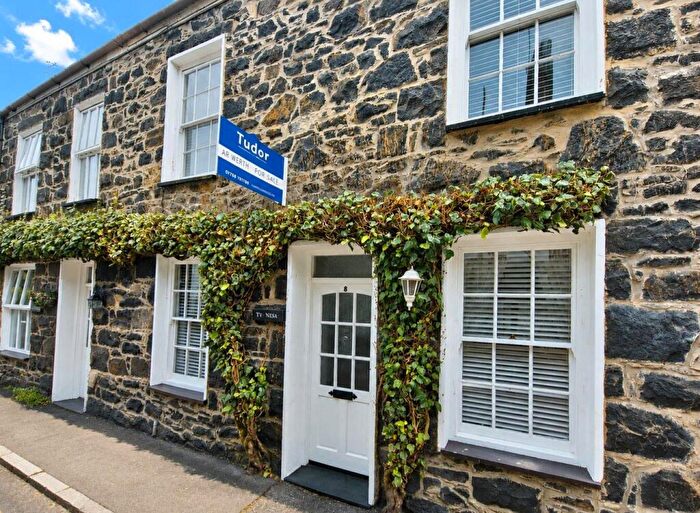 3 Bedroom Terraced House For Sale In Church Place, Pwllheli, LL53