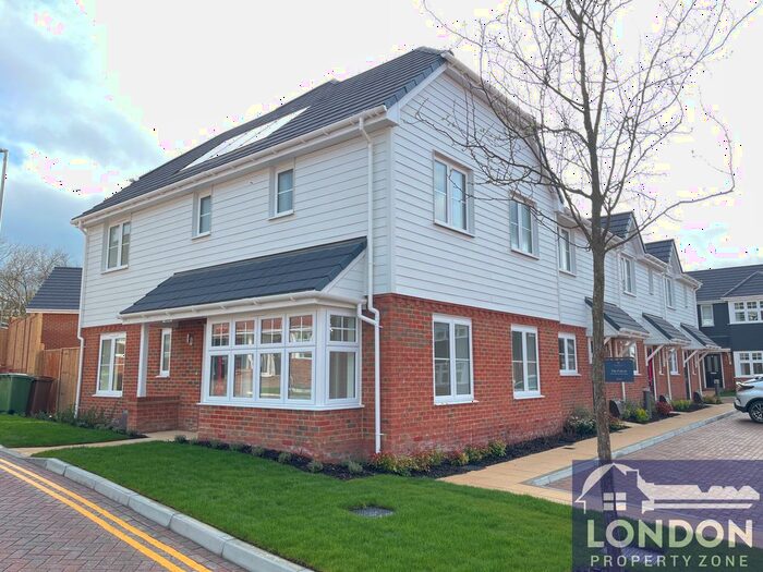 3 Bedroom Semi-Detached House To Rent In Omaha Grove, Tonbridge, TN12
