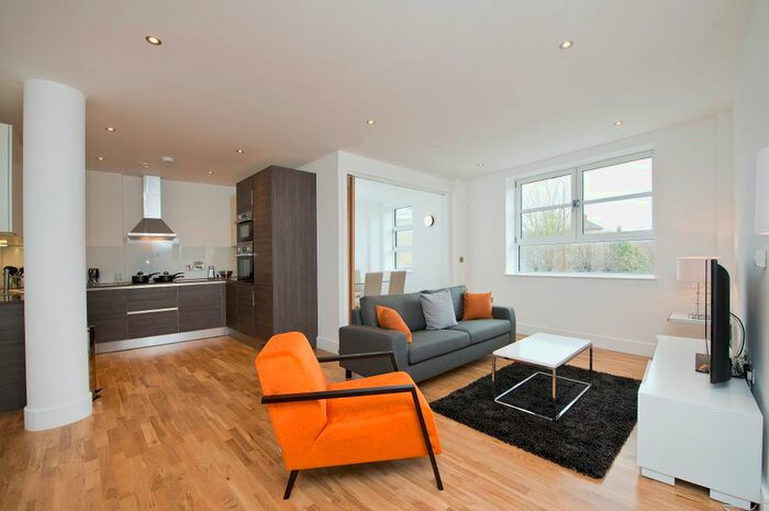 3 Bedroom Flat To Rent In Merryweather Place, London, SE10