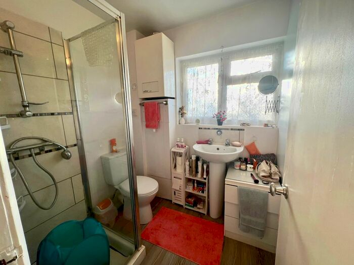 1 Bedroom Flat To Rent In Abbots Park, St.Albans, AL1