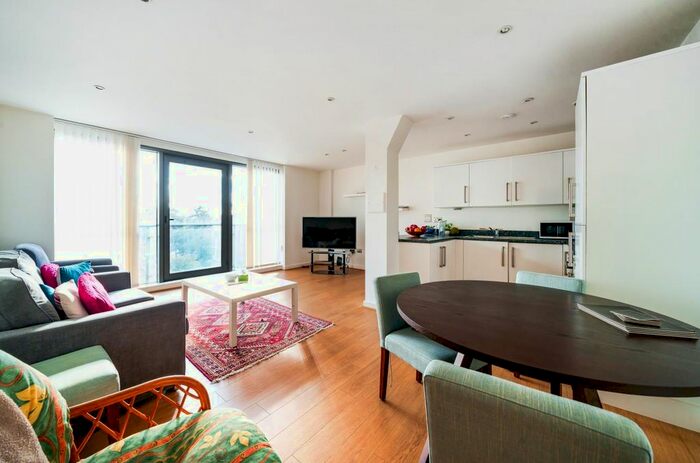 2 Bedroom Flat To Rent In Goldington Road, Bedford, MK40