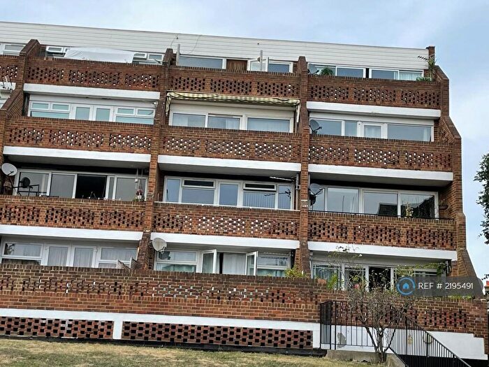 1 Bedroom Flat To Rent In Sharnbrooke Close, Welling, DA16